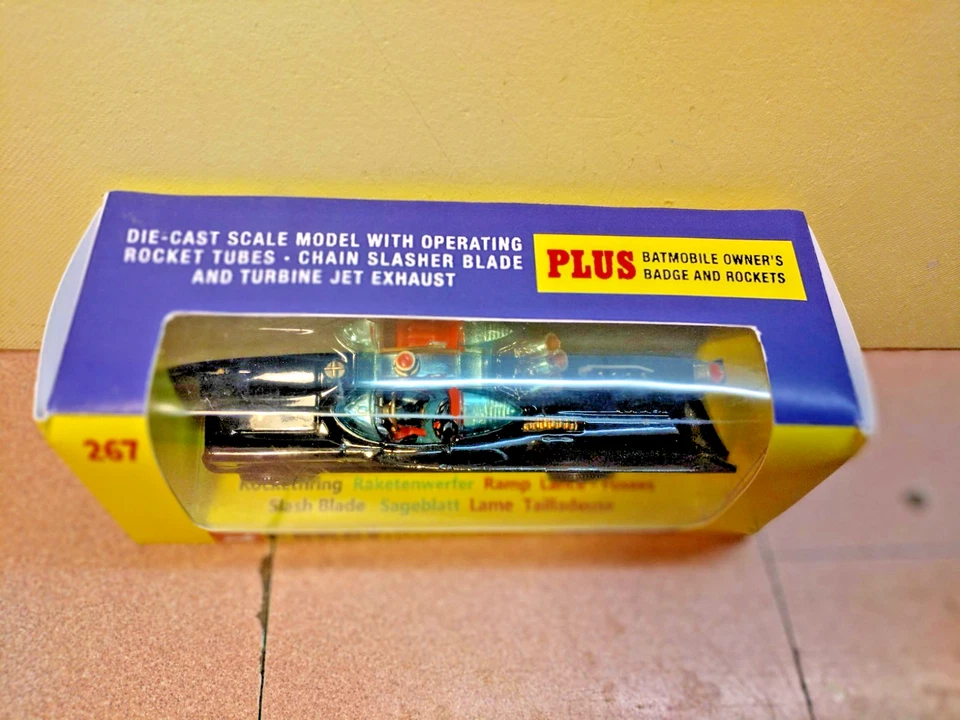 Corgi Toys 267 Batmobile WIDE WHEELS with batman original in a repro window box - image 2 of 4