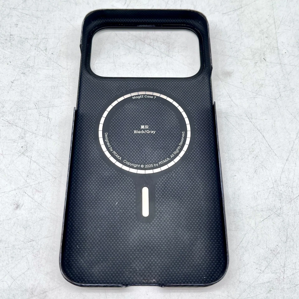 Pitaka Ultra-Slim Case For iPhone 17 Pro Max - MagSafe Compatible - Black - Image 3 of 4