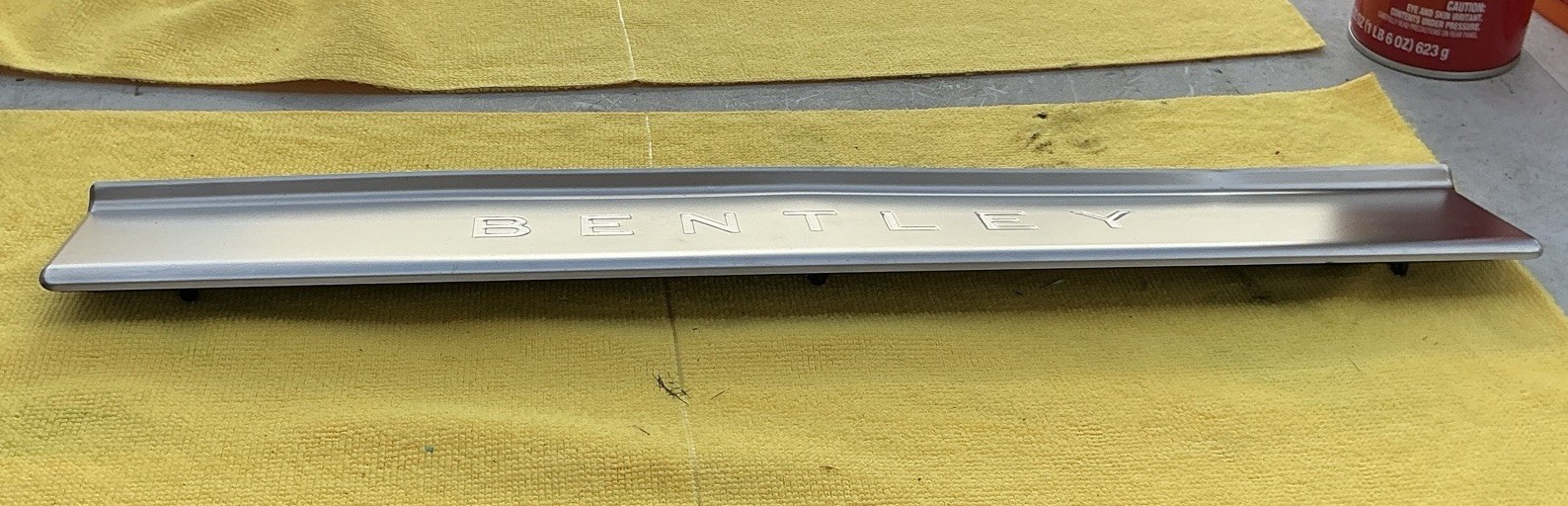 20-24 Bentley Flying Spur Sill Trim Strip 3SE853537 **Read**