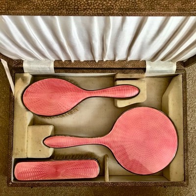 Vintage Rosa Guilloche Emaille Schminktisch Schminktisch Bürste & Spiegel Set Gehäuse