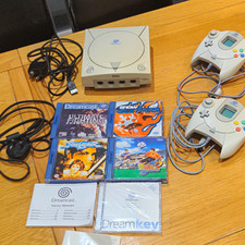 SEGA Dreamcast Console Bundle 2 Controllers Games Manuals + 4 Games