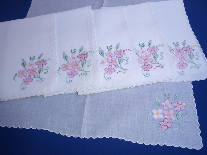 6 MADEIRA HAND EMBROIDERY  APPLIQUED WHITE LINEN DINNER NAPKINS 18 1/2" x 18"
