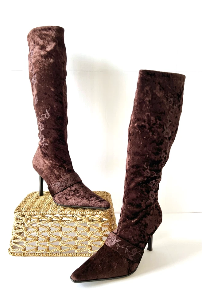 Botas de Terciopelo Floral Bordadas Marrón Amanda Smith "Fleur", Talla 8.5, LN! Foto 3 de 4