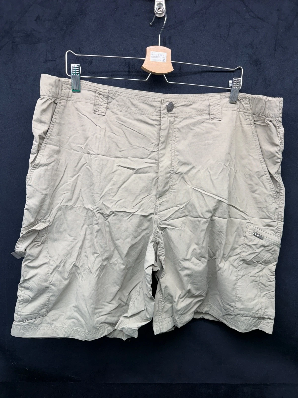Columbia AM4084 Omni-Shade Mens Beige Nylon Hiking Fishing Shorts 40W×10L Cargo