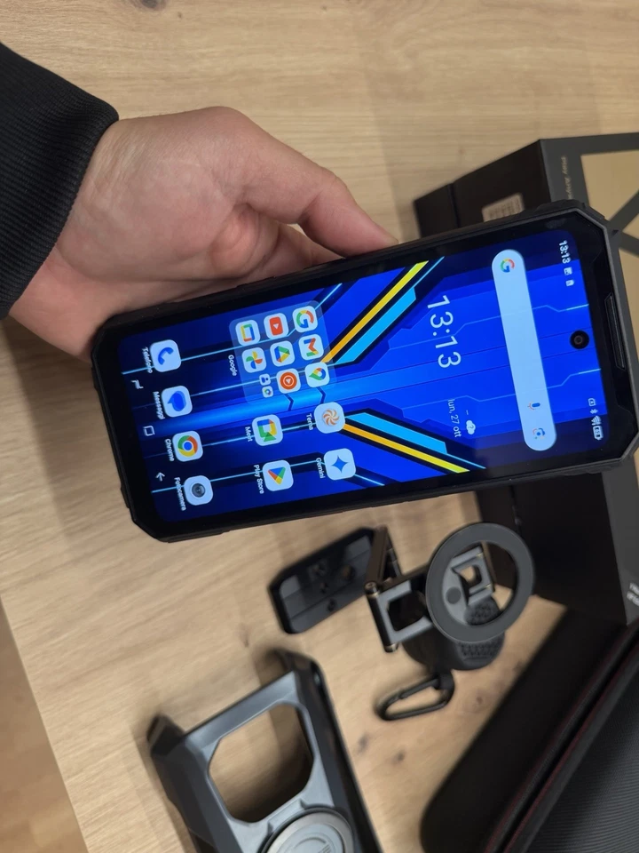 Doogee V Max Play Edizione VIP rugged Android Con Proiettore Integrato - Immagine 3 di 4