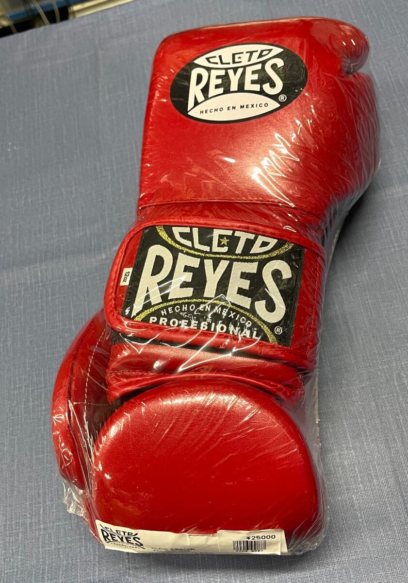 Red REYES Boxing belt type sparring Gloves Made in Mexico Red REYES Boxing belt type sparring Gloves Made in Mexico