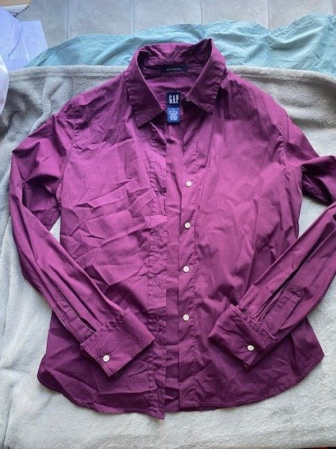 GAP women's button up shirt size small violet