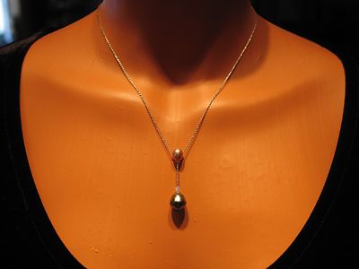 Halskette mit Anhänger schwarz anthrazit Tahitiperle rosa Perle & Opal 950 Platin