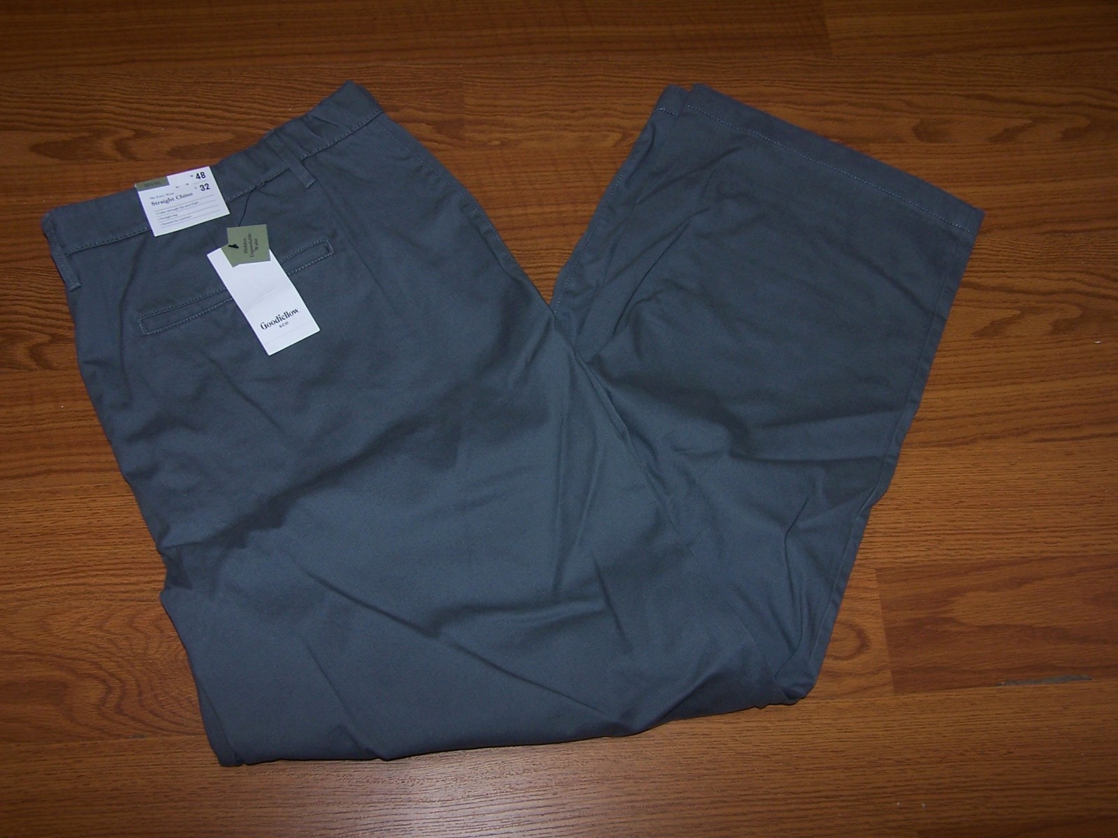 Size 48x32 Mens Goodfellow & Co. Straight Leg Chino Pants (Gray)