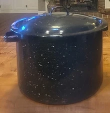 Vintage 10 X 6 Enamelware Black Speckled Stock Pot Camping Farmhouse 