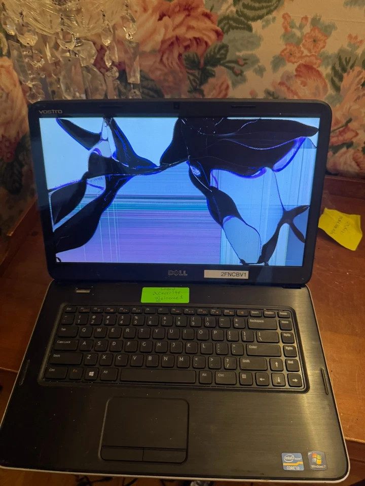 Dell Vostro 2520 – 2ª Geração i3 – 2GB de RAM – Tela Quebrada – Sem HDD/OS – Peças/Representação - Imagem 4 de 4