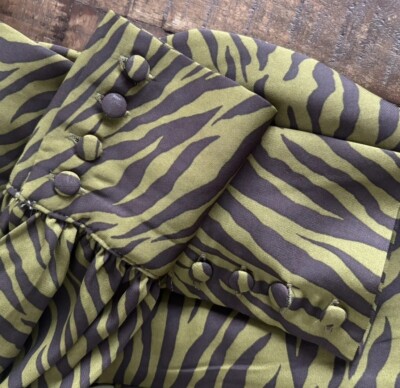 Moon River Anthropologie NWT Tiger Animal Stripe Ruched Green Midi Size Xsmall | eBay Moon River Anthropologie NWT Tiger Animal Stripe Ruched Green Midi Size Xsmall | eBay