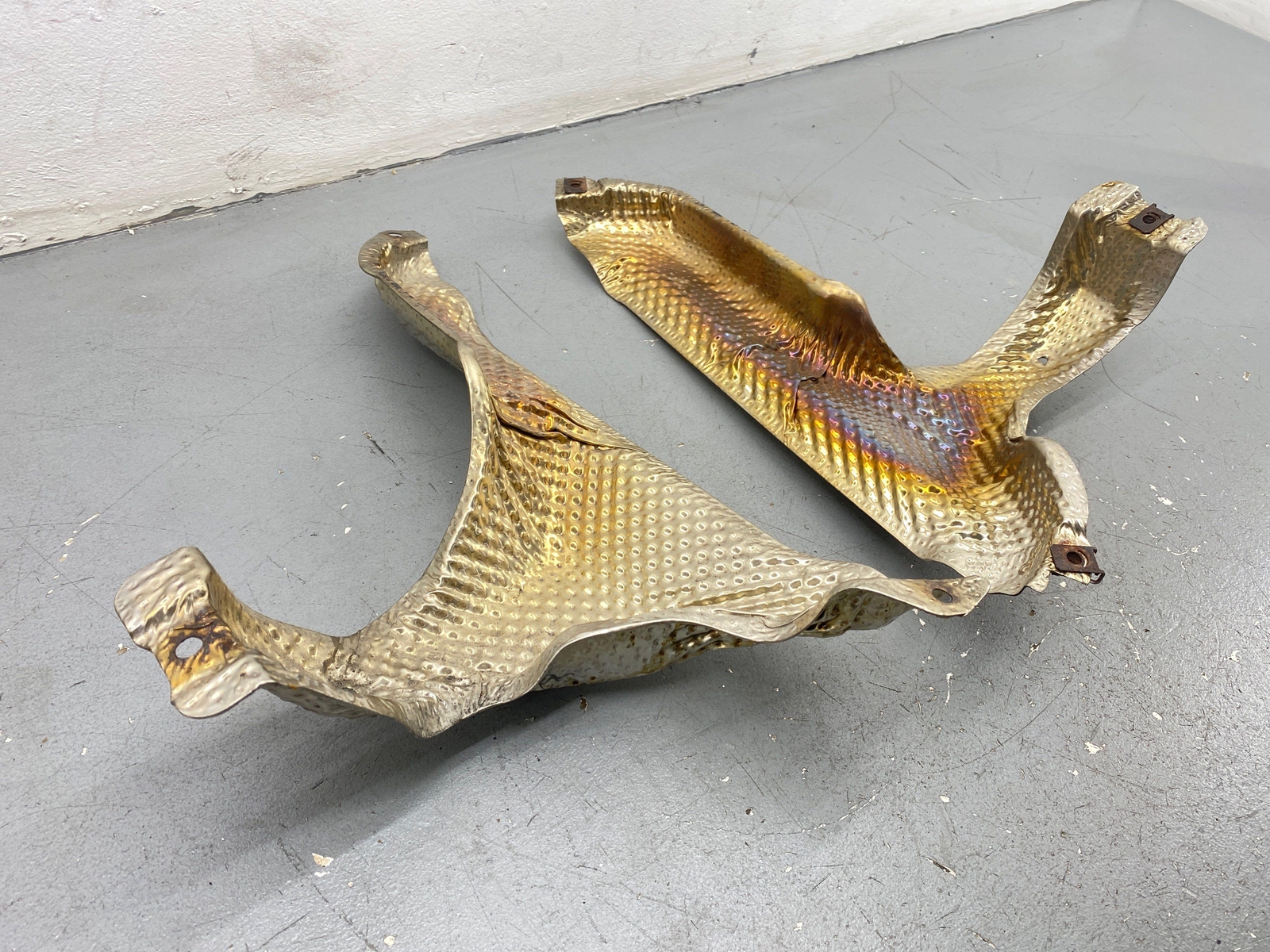 2020-2023 MCLAREN GT 4.0L ENGINE RIGHT EXHAUST MANIFOLD HEAT SHIELD SET OEM 2021