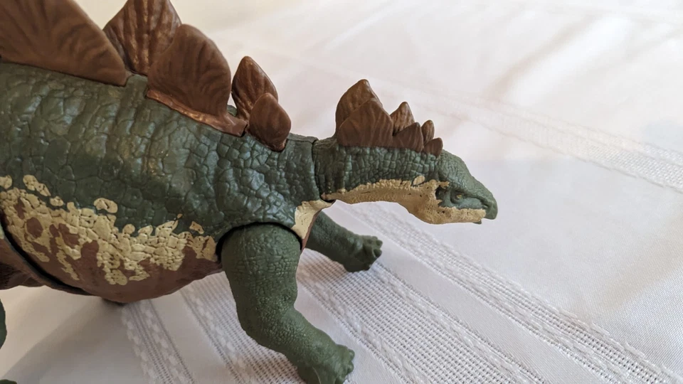 Jurassic World Camp Cretácico Dino Escape STEGOSAURIO Mega Destructores Dinosaurio Foto 4 de 4