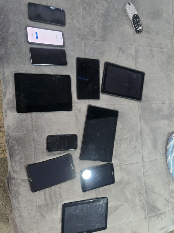 Phone And Tablet Lot Apple , Samsung, Onn,Blu,etc.