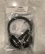 NEW IN PACKAGE, DIGITAL GADGETS DJ STYLE HEADPHONES ADJUSTABLE HEADBAND -BLACK
