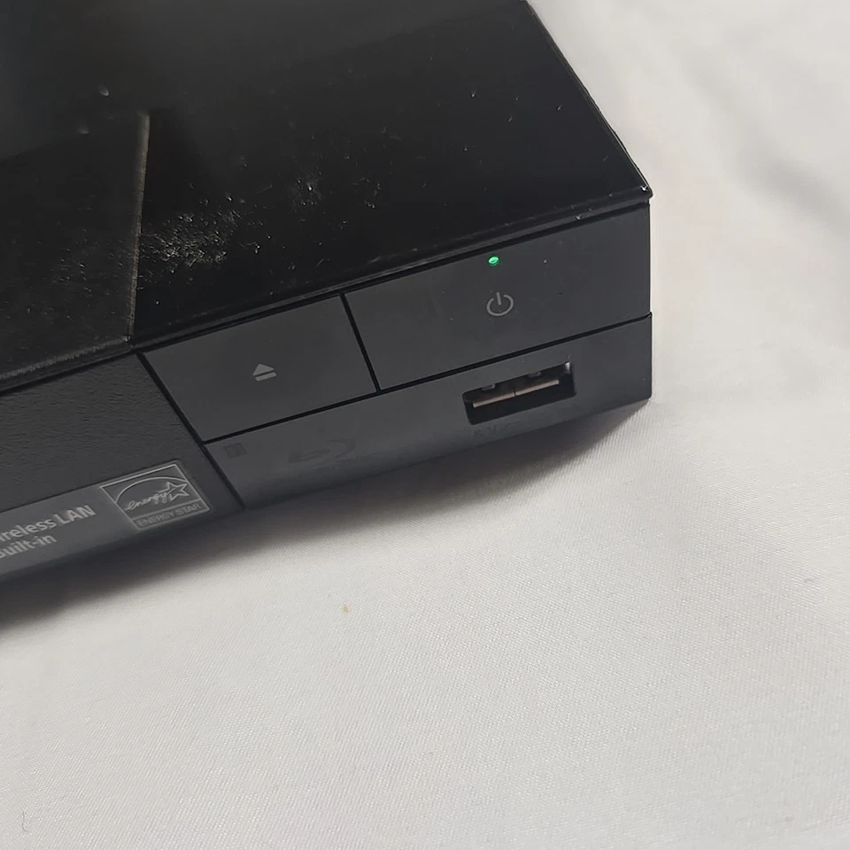 Red inalámbrica LAN incorporada Sony BDP-S3700 probada Foto 2 de 4