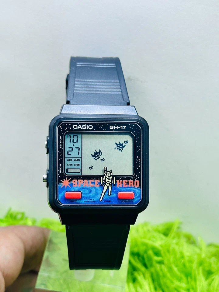 RARO orologio vintage Casio 920 GH-17 Space Hero gioco quasi come nuovo orologio da uomo GIAPPONE - Immagine 2 di 4