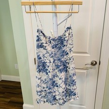 Reformation Dress Blue Flower Dress Size 4 NWT Floral