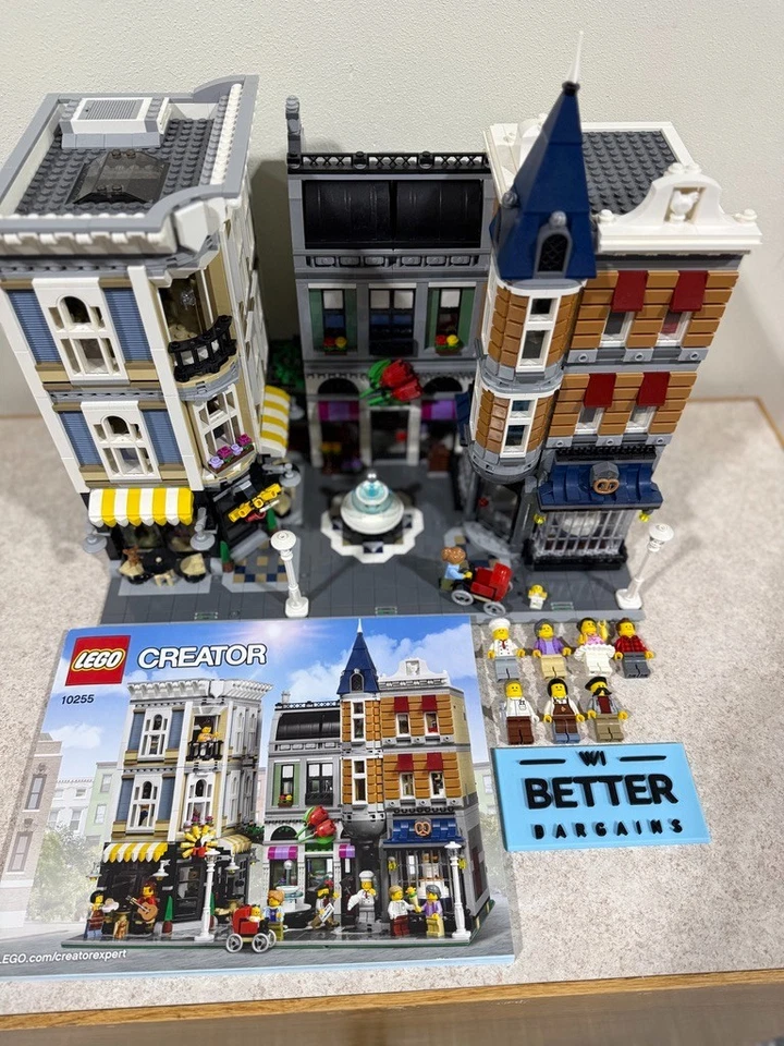 LEGO CREATOR: Assembly Square (10255) 100% With Figures And Instructions - Image 3 of 4
