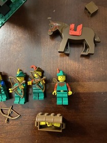 LEGO 6066 Forestmen Camoflauged Outpost - 100 Complete
