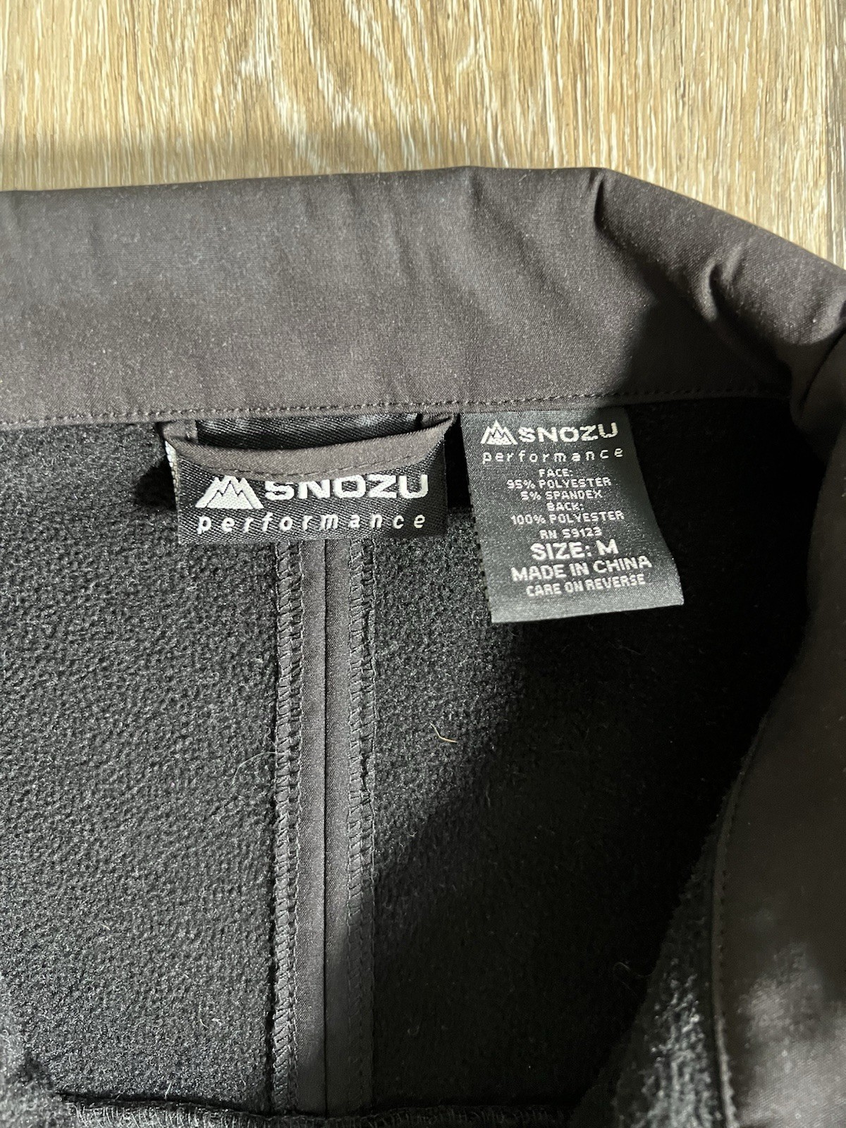 SNOZU performance black softshell jacket mens M - image 2