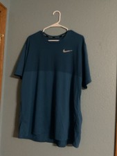 Nike Dri-FIT Men  s Blue Lightweight Crew Neck Short Sleeve T-Shirt L Logo
