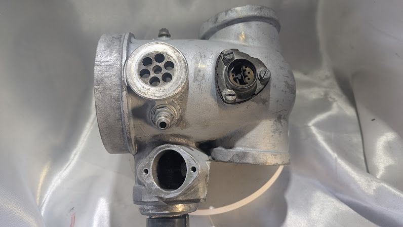 Rolls Royce Silver Shadow CARBURETORS SHADOW I CHOKE HOUSING WITH BUTTERFLY UE37