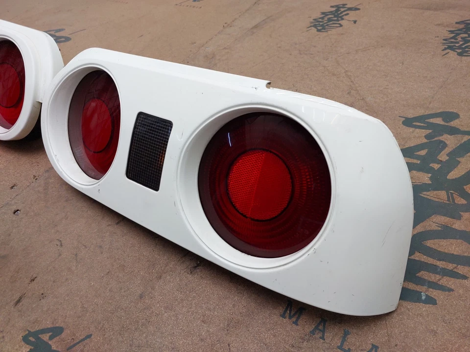 JDM Nissan Skyline R32 GTS GTR BNR32 HCR32 HNR32 Coupe 2 Door Taillights Tail... - Image 3 of 4