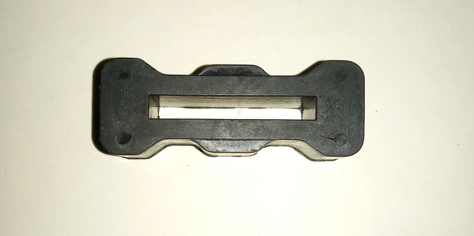 Chevrolet S10 1994-2004, GMC Sonoma puerta trasera goma pestillo parachoques par 2108018S Foto 2 de 3