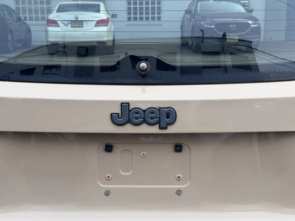 Jeep Renegade Trailhawk 2015-2018 escotilla trasera maletero puerta levadiza montaje solo camioneta Foto 3 de 4