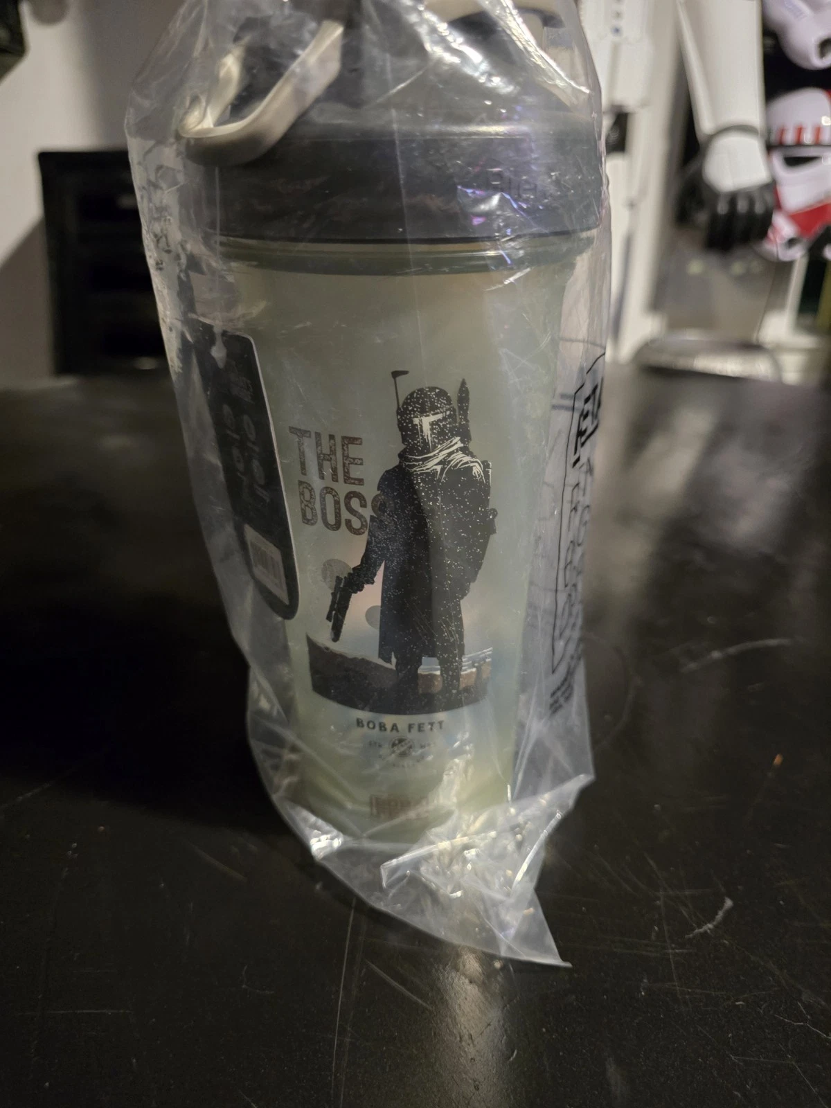 Classic Protein Shaker Bottle V2 - Boba Fett The Boss - 28oz...NEW
Opens in a new window or tab