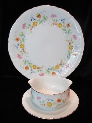 MIKASA FANCIFUL #6014 COUTURE SCALLOPED GOLD TRIM RIM CHOP PLATE GRAVY BOWL