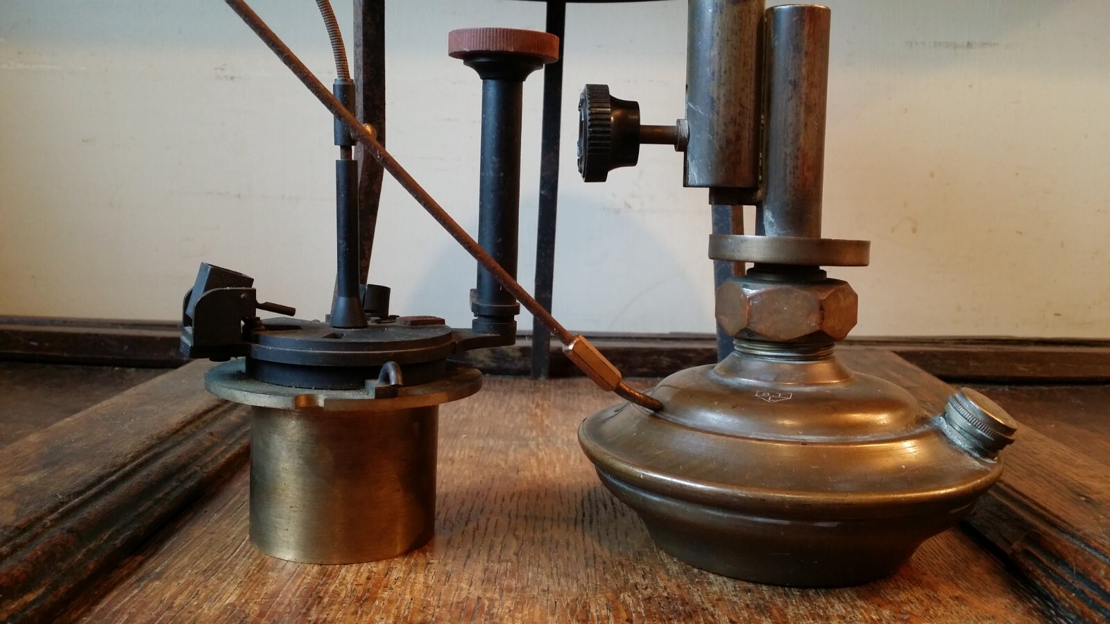 ANTIQUE 1930'S LARGE BRASS FLASH POINT TESTER BAIRD & TATLOCK - CASED LABORATORY