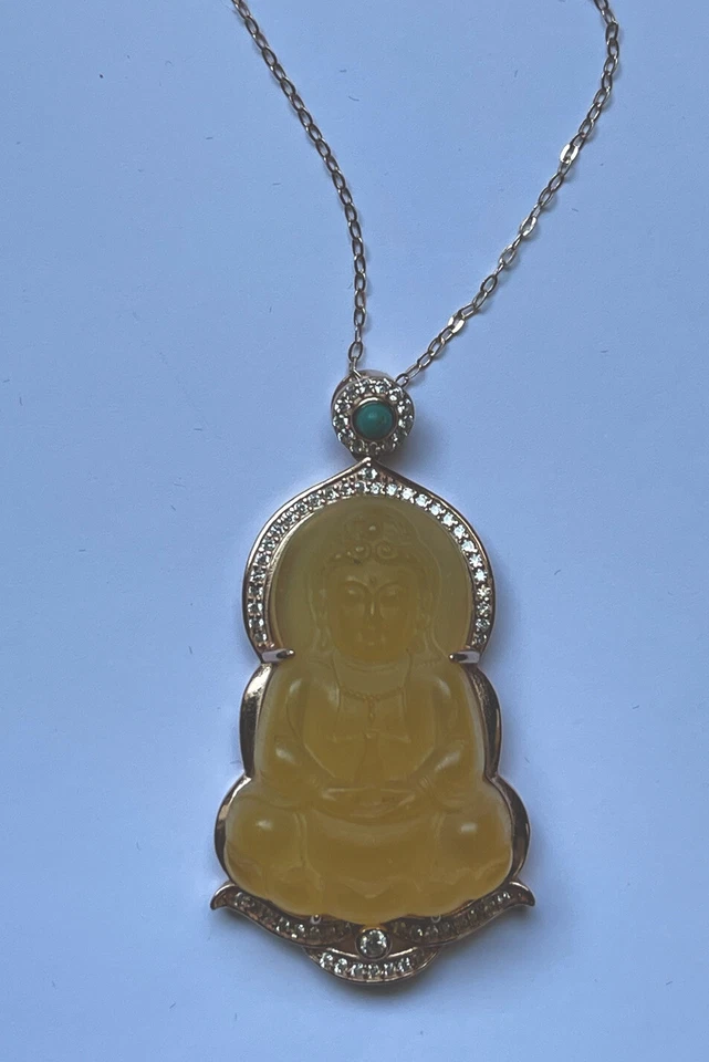 Hermoso colgante Kun Yin enchapado en oro rosa Foto 3 de 3