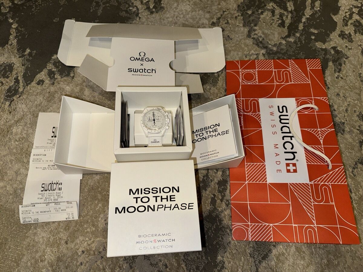 RARE SWATCH x OMEGA MoonSwatch SNOOPY S033W700 WHITE + BAG + RARE SWATCH x OMEGA MoonSwatch SNOOPY S033W700 WHITE + BAG +