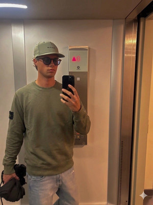 Stone Island Crewneck Pullover Grün Langarm Herren M Normalgröße ohne Muster