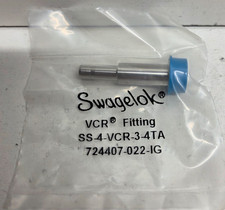 NEW IN BAG SWAGELOK 1/4"VCR X 1/4"TUBE ADAPTER FACE SEAL FITTING SS-4-VCR-3-4TA