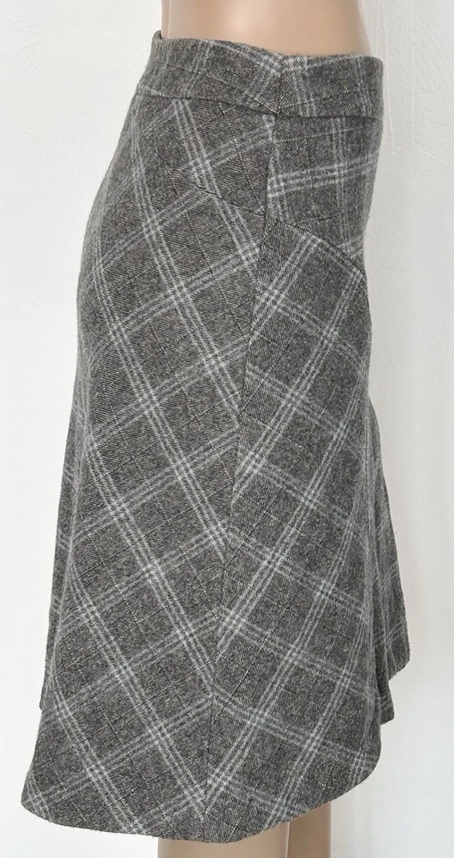 Banana Republic Gray Plaid Skirt Wool Made In Italy Asymmetrical Y2K 2/XS - Image 4 of 4