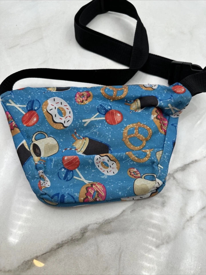Everest Fanny Pack Bolsa Pirulito Donuts Café Pretzels Estampa Total Azul - Imagem 4 de 4