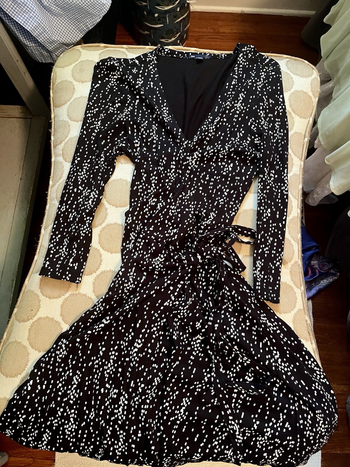 Picture 1 of 4
