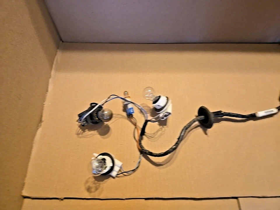 Tail Light Lamp Wiring Harness Left Side 15930597 For Cadillac CTS 176 - Image 2 of 4