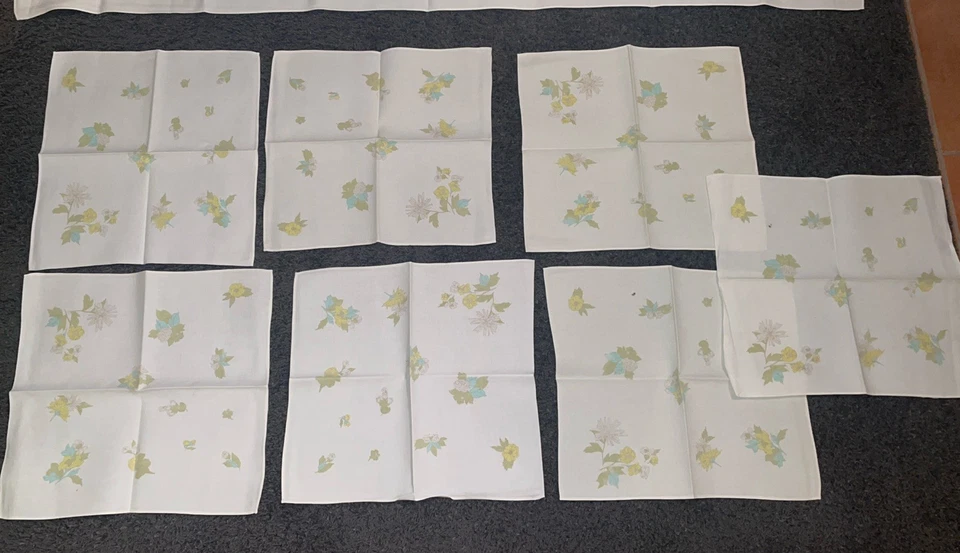 Omas Tischdecke und 7 Servietten weiß mit Blumendruck Retro Vintage - Bild 2 von 4