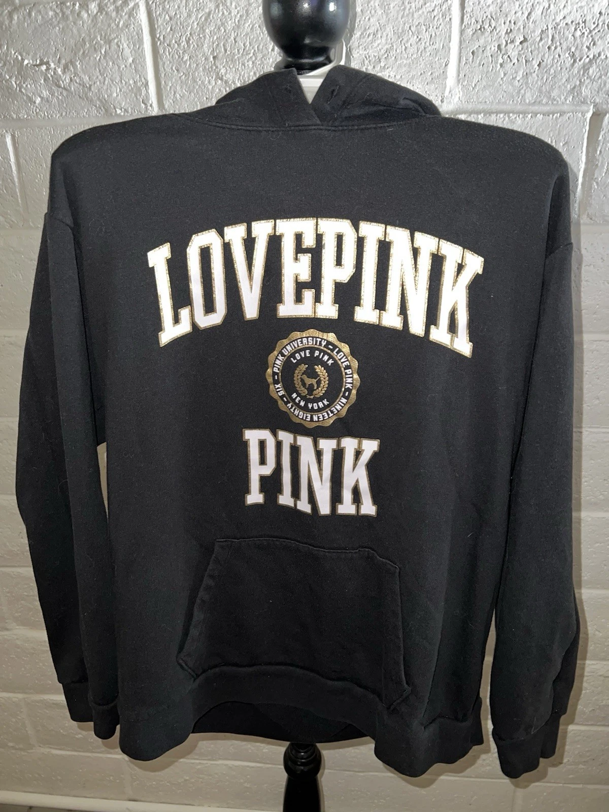 UNDERCOVER Felpa nera con cappuccio Victorias Secret media