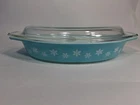 Vintage PYREX  Turquoise Snowflake Divided Oval Casserole Dish  1- 1/2 Qt  W/Lid