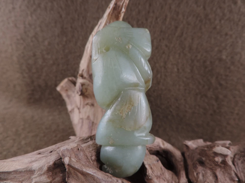 Antigua escultura china de jade hetiano tallada a mano figura colgante hombre de la suerte Foto 3 de 4