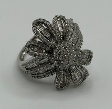 10K Weißgold Baguette runder Diamant Cluster Blume Ring Größe 8,75 6,6 g