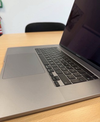 MacBook Pro 16'' (2019) - 32 GB RAM - 2 TBSSD - guter Zustand