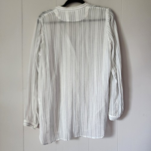 VINCE Sheer-Stripe Pintuck Blouse White Blue Lightweight Womens 8 Cotton Button - Picture 8 of 9