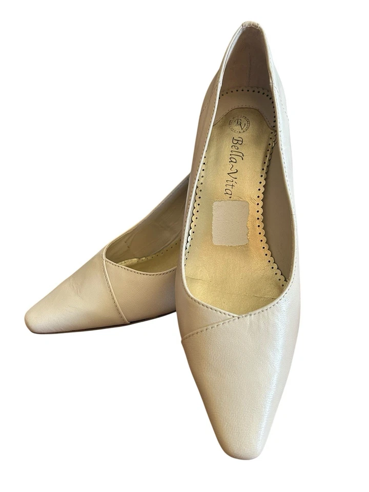 Bella Vita Leather Closed Toe Slip-On Pumps Womens Size 7W Beige Career Classic - Image 4 of 4